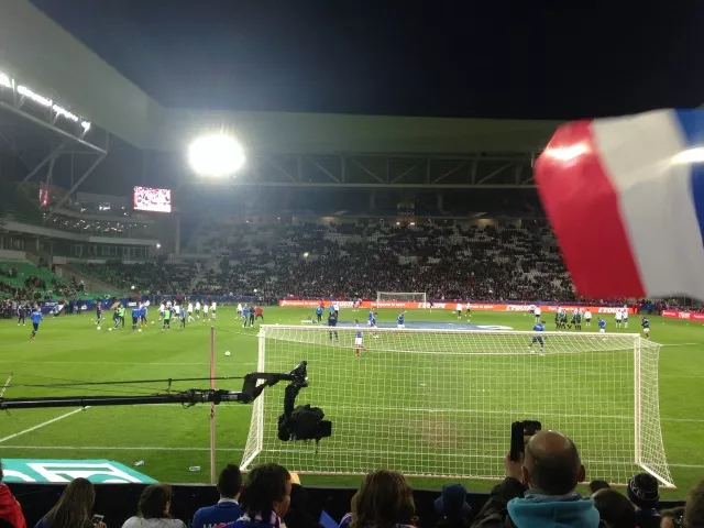 Sifflets, but, blessure : drôle de soirée pour les Lyonnais de l'Equipe de France