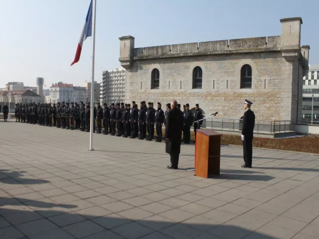 Les policiers lyonnais ont rendu hommage à leurs collègues parisiens décédés