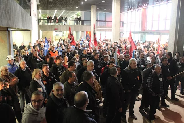Eboueurs : 350 agents en colère investissent le Grand Lyon