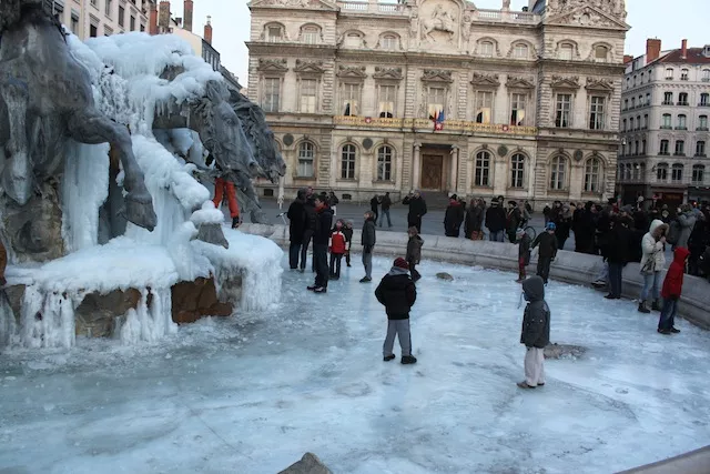 Vague de froid à Lyon : les chevaux de Bartholdi menacés ?