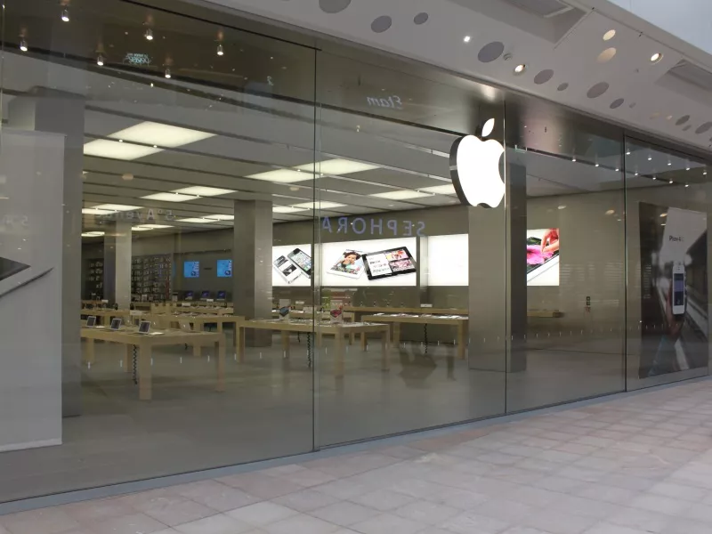 Apple Store de Lyon Confluence : une inauguration &agrave; l&rsquo;am&eacute;ricaine (vid&eacute;o)