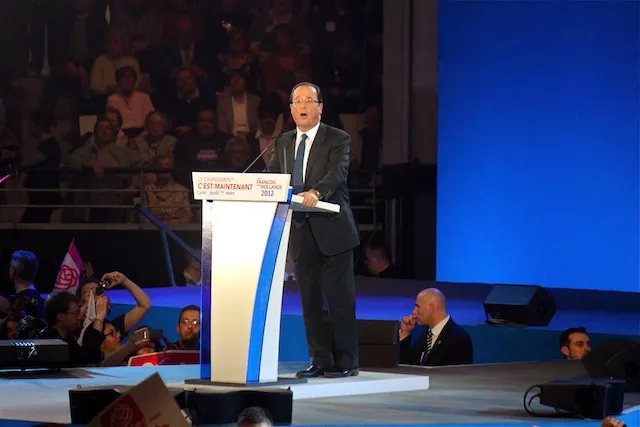 Hollande à Lyon : "Rester au-dessus de la mêlée" ou ne pas se mouiller ?