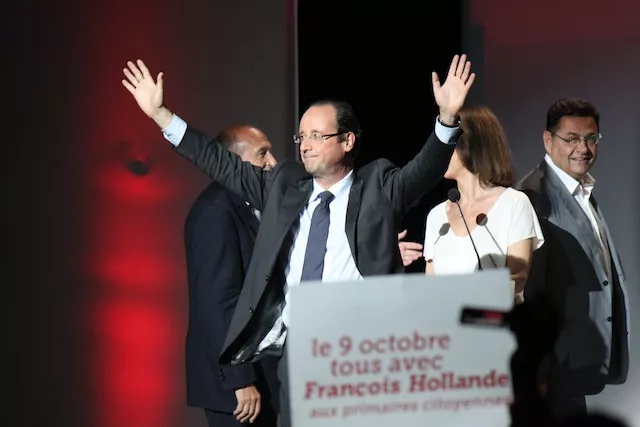 François Hollande remporte les primaires et bat Aubry à Lyon