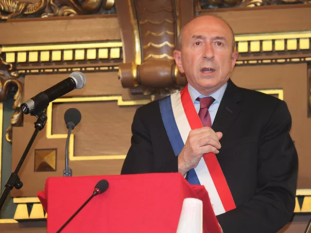 Gérard Collomb officiellement installé maire de Lyon