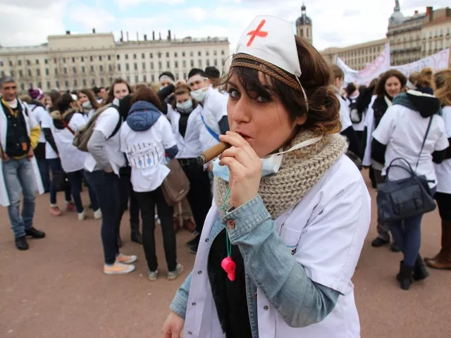Lyon : plus de 2500 étudiants infirmiers ont manifesté mardi