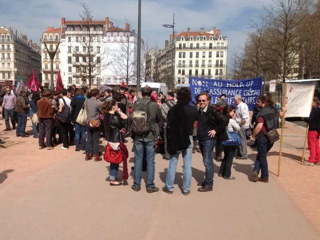 Près de 300 intermittents du spectacle manifestent à Lyon