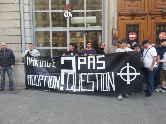 Neuf militants d'extr&ecirc;me-droite pr&eacute;sent&eacute;s au parquet de Lyon ce vendredi