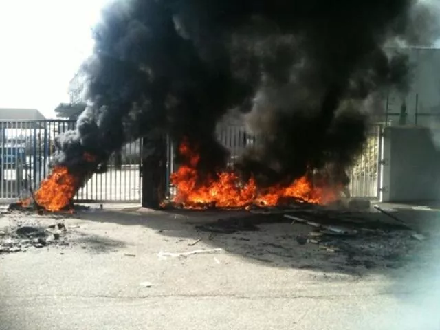 Kem One : 150 personnes bloquent l'usine de Pierre-Bénite