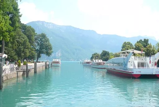 Rhône-Alpes offre les vacances d'été les moins chères de France