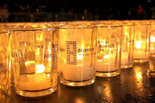 Fête des Lumières 2011 : les lumignons du coeur ont rapporté plus de 40 000 euros à l’UNICEF