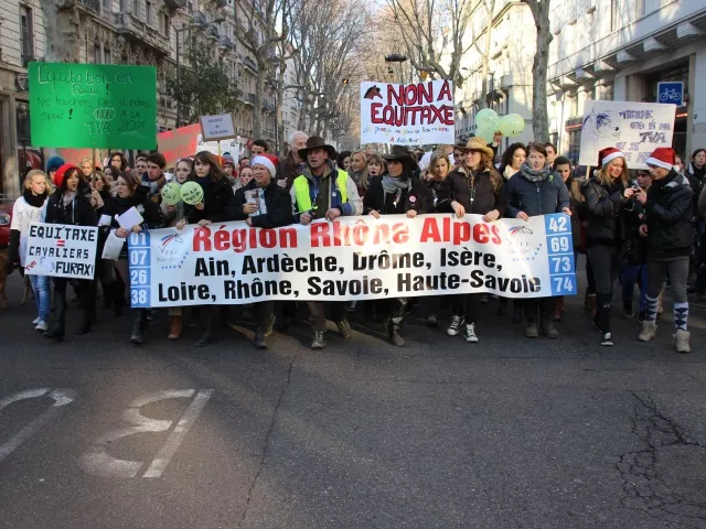 Equitaxe : Des chevaux, des poneys et 600 personnes dans les rues de Lyon