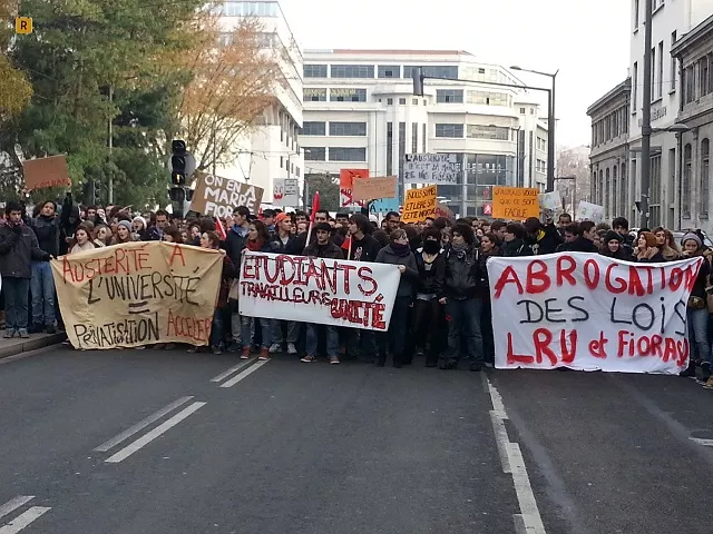 Lyon : 350 étudiants dans la rue contre la loi Fioraso
