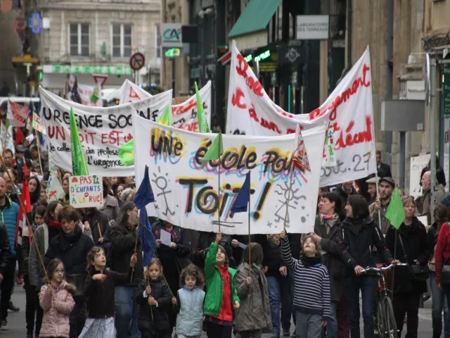 Lyon : 350 personnes à la manifestation du collectif "Jamais sans Toit"