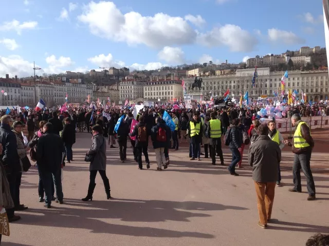 Lyon : aucune interpellation et plus de 20 000 manifestants pour la Manif pour Tous dimanche