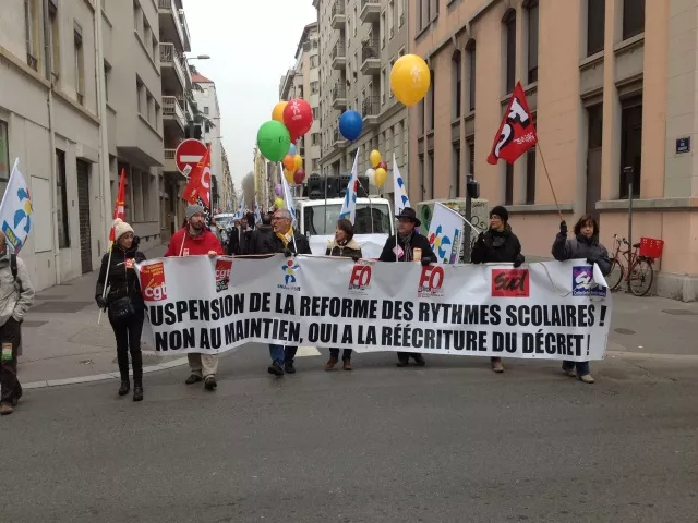 Rythmes scolaires : près de 500 personnes ont manifesté à Lyon