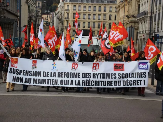 Réforme des rythmes scolaires : plus de 1700 personnes manifestent à Lyon