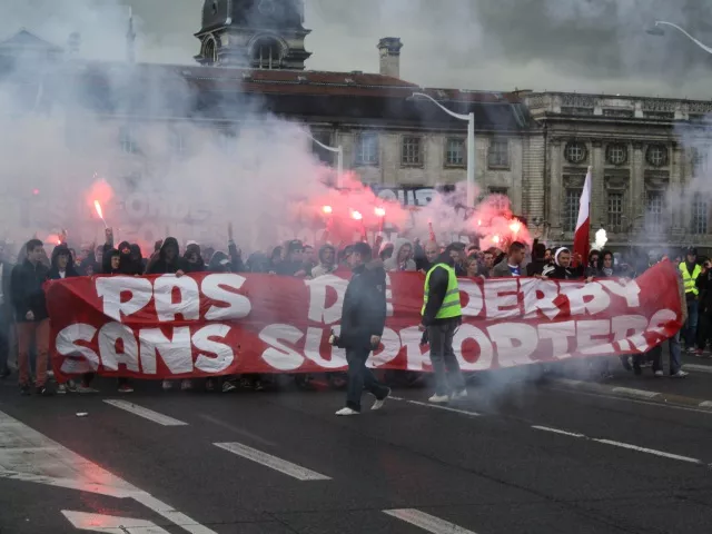 Les supporters de l'OL se font entendre dans les rues de Lyon
