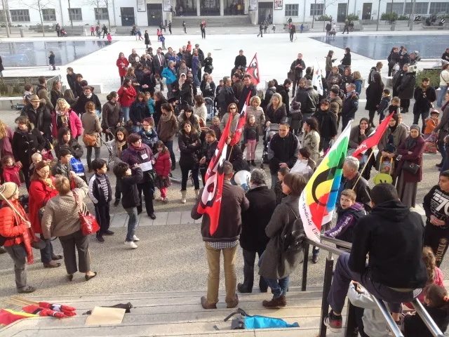 Villeurbanne : 120 personnes rassemblées contre la réforme des rythmes scolaires