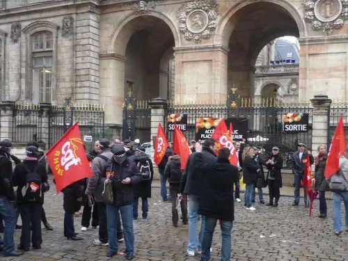 Manifestation des agents du Grand Lyon contre le projet de m&eacute;tropole europ&eacute;enne