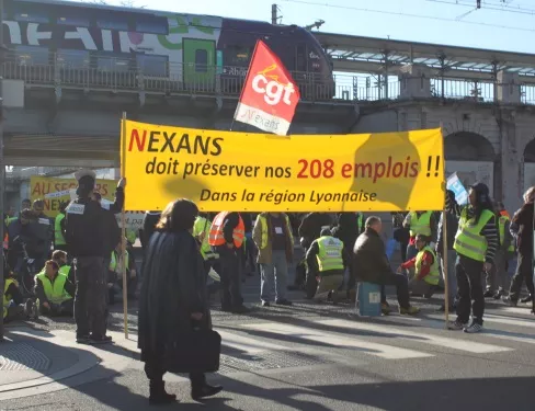 Les  salariés de Nexans manifestent pour leurs emplois