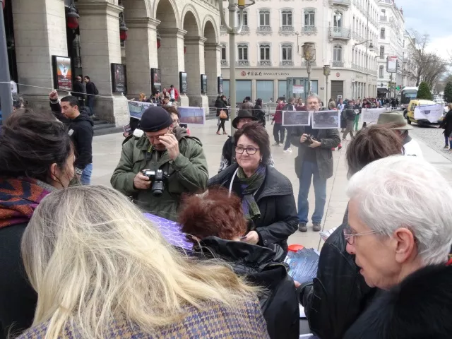 Fin de la trêve hivernale : une vingtaine de manifestants mobilisés place Louis-Pradel