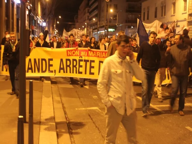 Lyon : les anti-mariage pour tous ont improvisé une manifestation vendredi soir