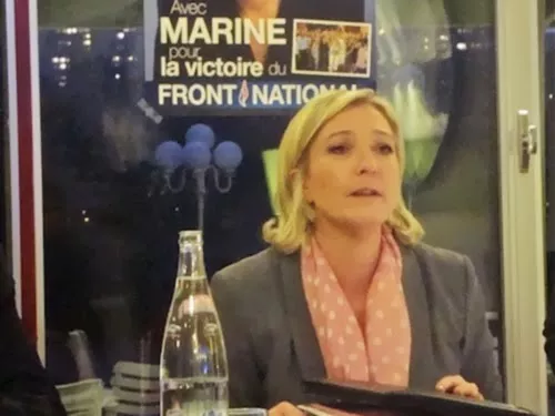 Municipales à Vénissieux : Marine Le Pen s'attaque à la liste de Gabriac et Benedetti