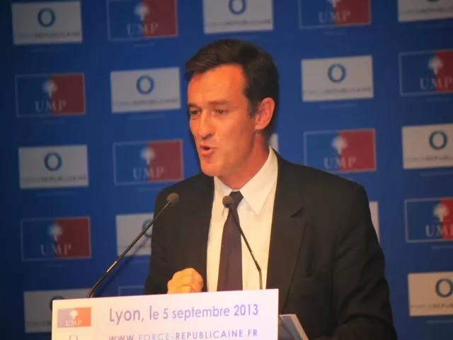 Municipales à Lyon : Collomb harcèlerait les associations pour obtenir un soutien selon Havard
