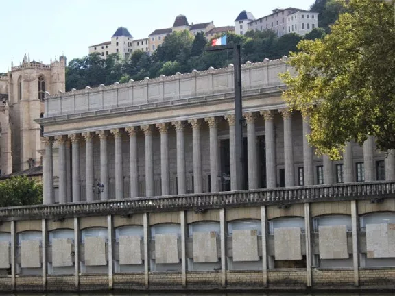 Lyon : amende alourdie pour la Caisse d'Epargne, condamnée pour publicité mensongère