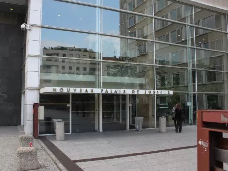 Lyon : il avait escroqué la sécu, le taxi condamné à deux ans ferme