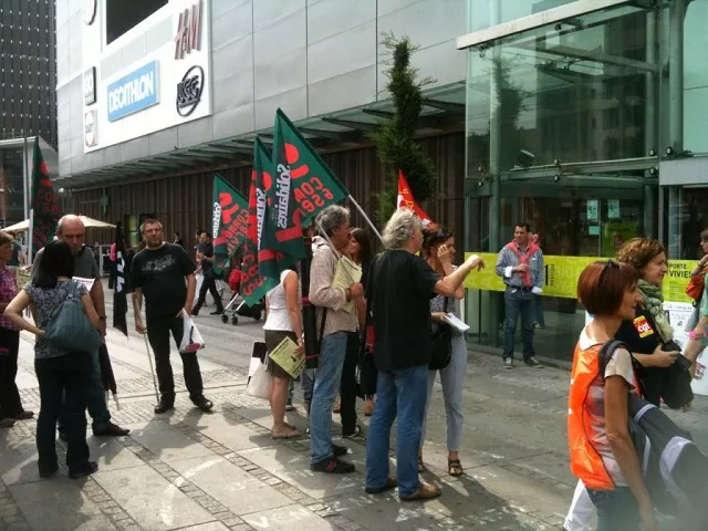 Lyon : une trentaine de salariés mécontents devant la Part-Dieu samedi après-midi