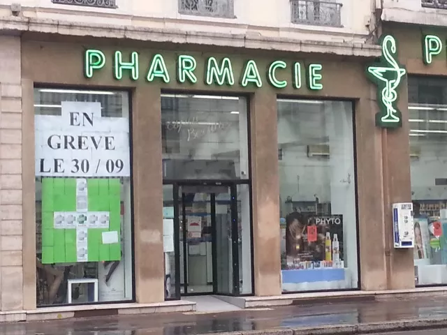 90% des pharmacies fermées mardi dans le Rhône