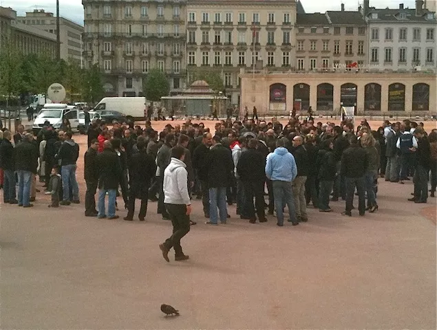 Manifestation spontanée des policiers à Lyon: une centaine de participants