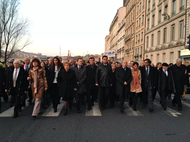 1200 personnes à Lyon pour l'hommage aux victimes de la fusillade de Toulouse