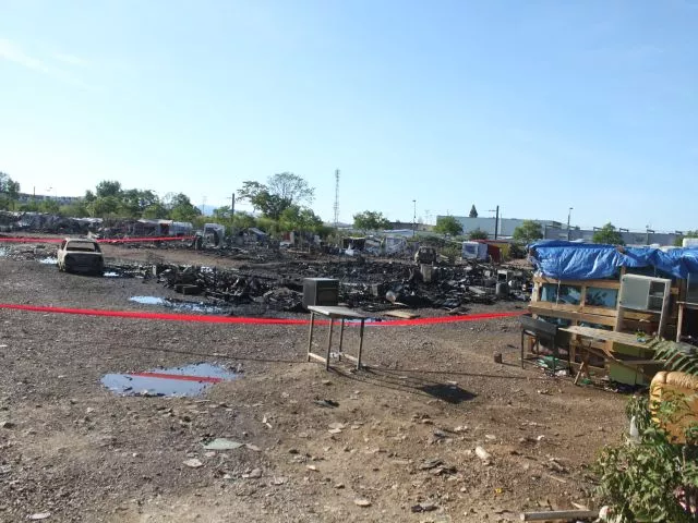 Incendie dans un camp de Roms de Vaulx-en-Velin (Màj)