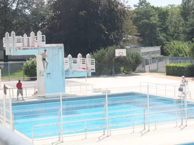 Lyon : fermée après un incendie criminel, la piscine de la Duchère rouvre ce samedi