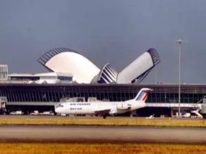 Un vol Paris-Nice atterrit en urgence à l'aéroport de Lyon