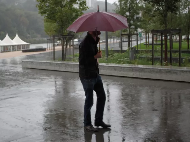 Rhône : trois semaines de pluie attendues en 24 heures