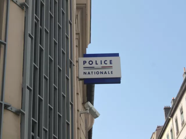 Lyon : Sept personnes arrêtées pour un trafic de pièces détachées