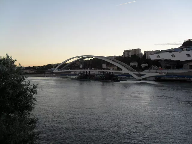 Lyon : la pose du pont Raymond Barre (enfin) programmée mardi