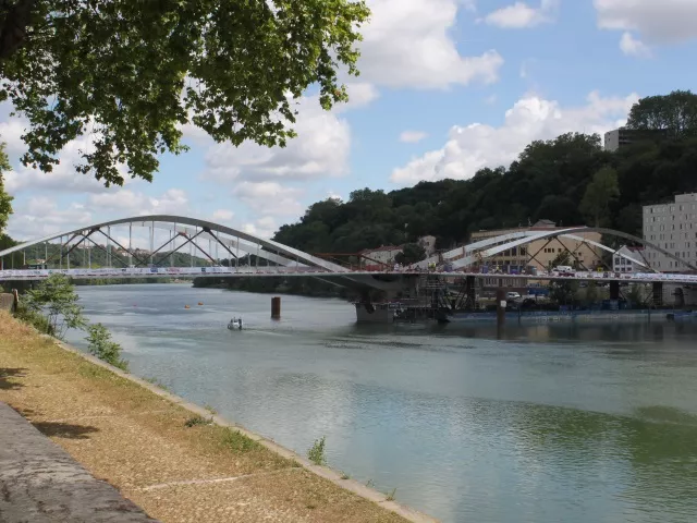 Le pont Schuman relie enfin le 4e et le 9e arrondissement