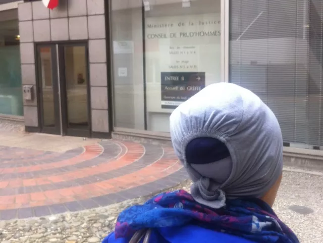 Lyon : renvoyée à cause de son foulard, la salariée demande réparation
