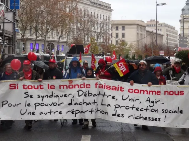 Lyon : 200 retraités manifestent pour dénoncer la baisse de leur pouvoir d'achat