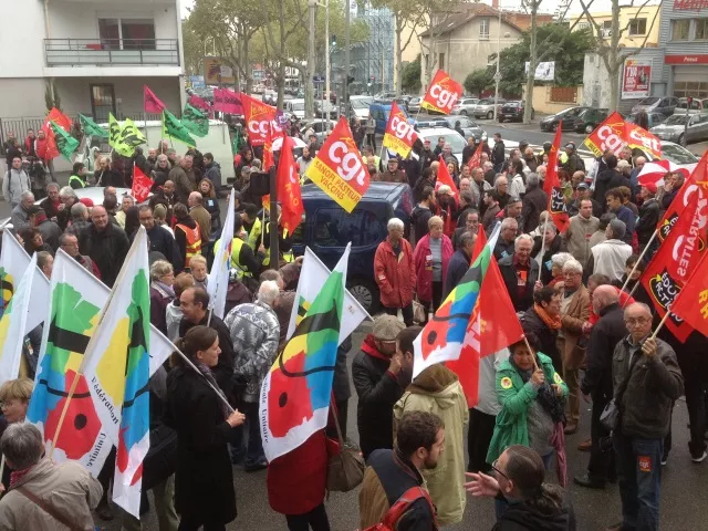 Réforme des retraites : 400 personnes rassemblées devant le Medef du Rhône