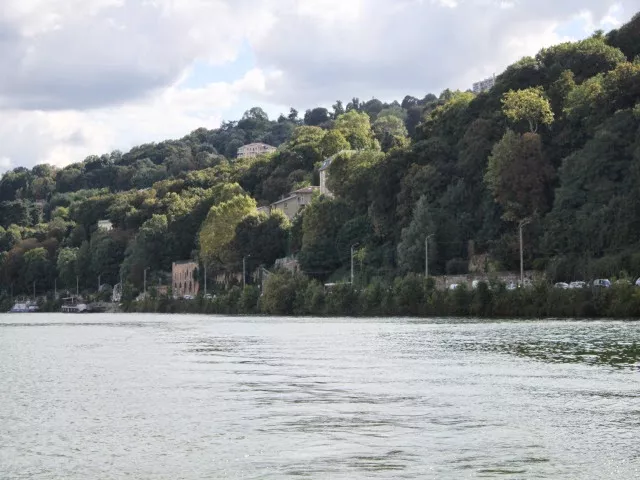 Plusieurs cours d'eau du Rhône placés en alerte sécheresse, des restrictions d'eau mises en place