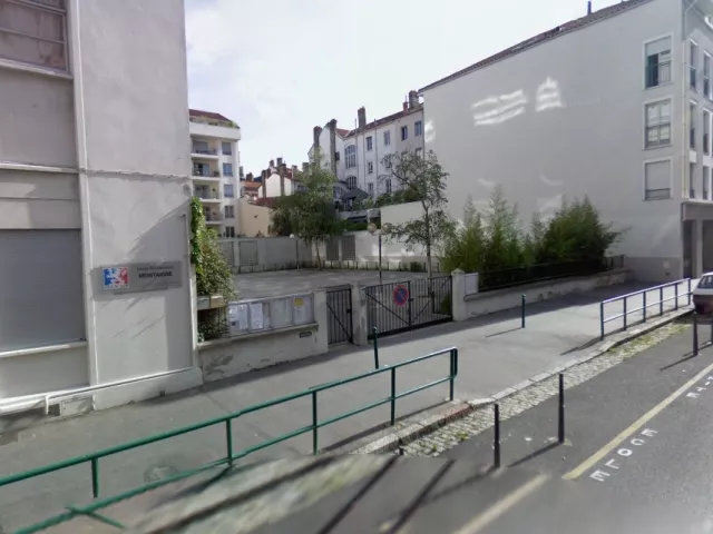 Lyon : des tirs de balles en caoutchoucs échangés devant une école