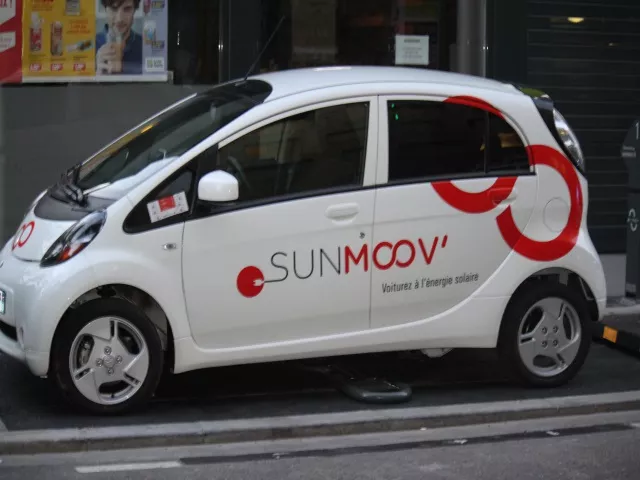 Sunmoov' : de l'autopartage électrique destinée au quartier de la Confluence
