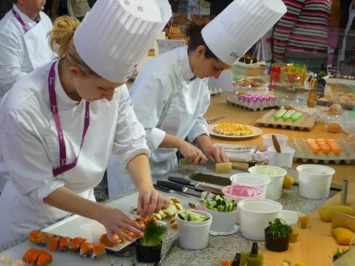 Collomb : "Lyon est  le Davos  de la gastronomie mondiale"