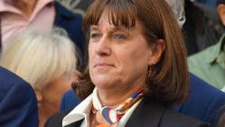 Recrudescence d'escroqueries envers les personnes vulnérables : la "proposition choc" de Véronique Sarselli pour la Métropole de Lyon