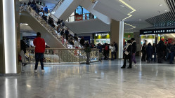 Lyon : nouvelle opération boules puantes à la Part-Dieu pour dénoncer le Black Friday